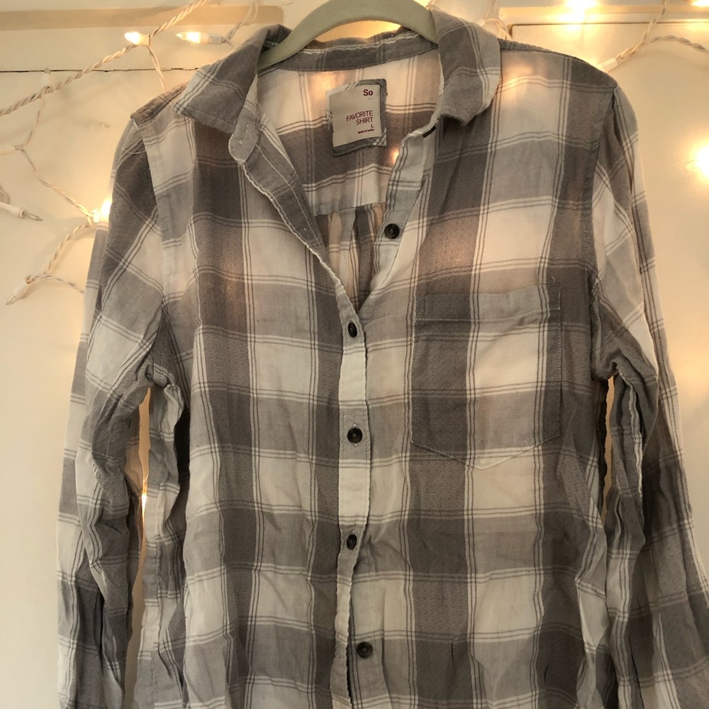 Gray & white checker flannel 🤠